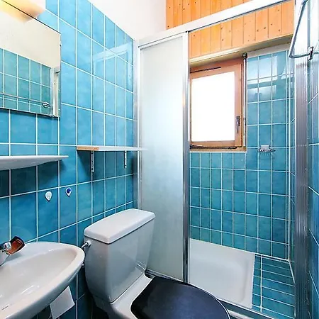 Sleeps 6 Wifi Apartment *